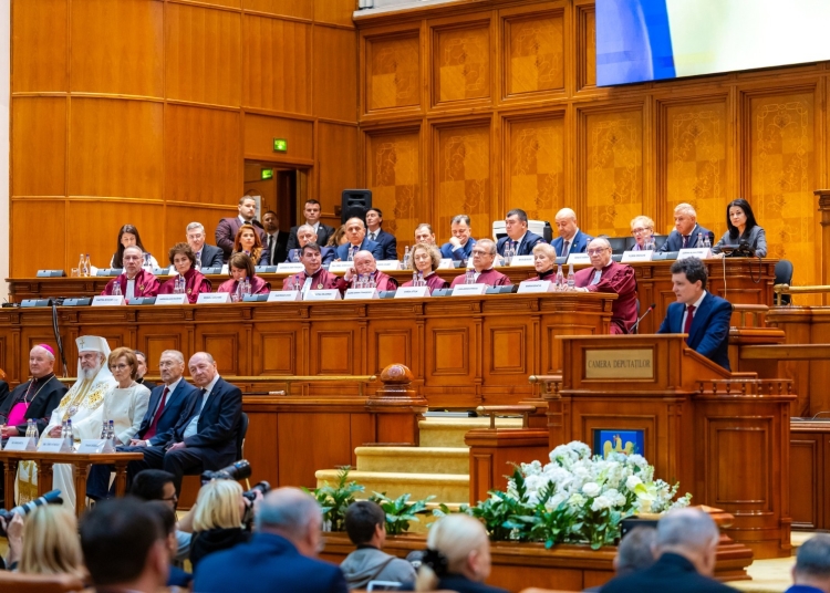 Judecătorii Curții Constituționale la depunerea jurământului de către președintele Nicușor Dan