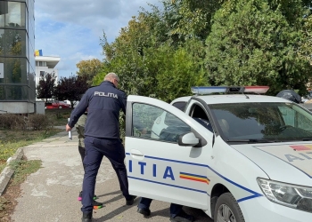 ȘOCANT! Bărbat din Siliștea, snopit în bătaie de un polițist din Cernavodă: l-a lăsat să plece noaptea, plin de sânge!