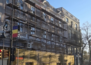 La Hotelul Grand sunt reparate fațadele