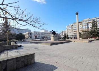 Ce se întâmplă cu parcarea supraetajată de la Casa de Cultură?