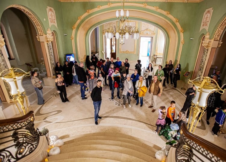 Imagine din interiorul Cazinoului - intrare