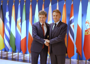 Nicușor Dan și Emmanuel Macron, la summitul NATO de la Haga. Sursa captură foto: NATO