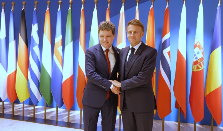 Nicușor Dan și Emmanuel Macron, la summitul NATO de la Haga. Sursa captură foto: NATO