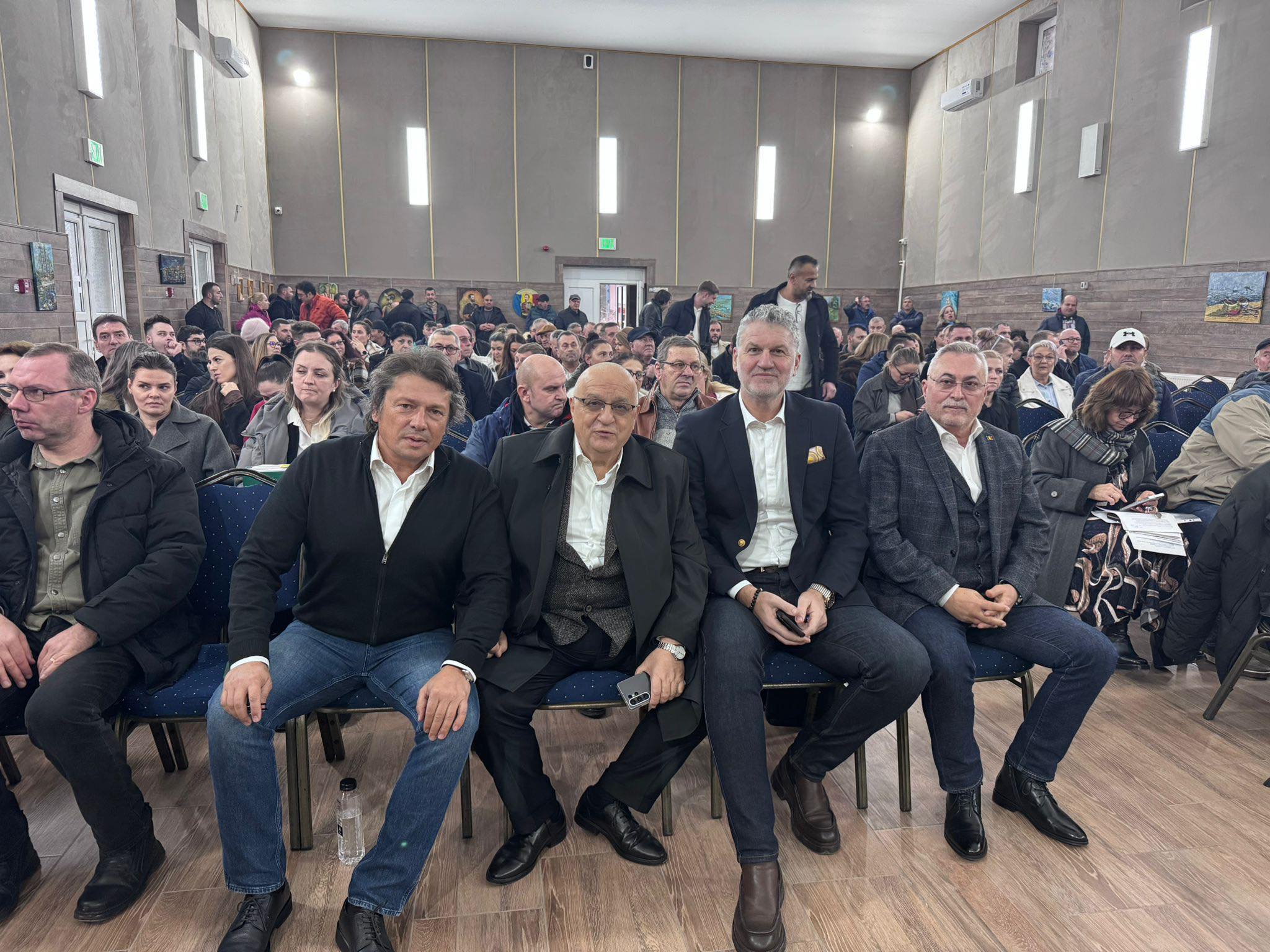 VIDEO. Consultare tensionată la Lumina: primari, parlamentari și cetățeni, front comun împotriva gropii de gunoi