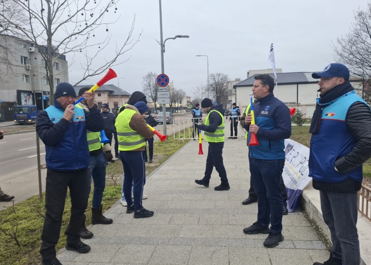 GALERIE FOTO&VIDEO. Protest al polițiștilor din Constanța!