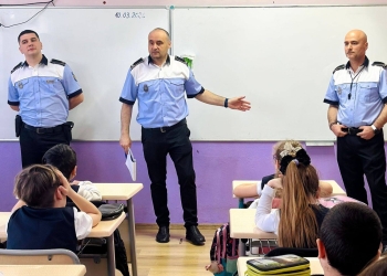 Educația rutieră, pas important pentru prevenirea accidentelor: elevii de la Școala „Grigore Moisil” au învățat regulile de circulație
