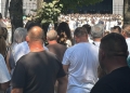 Părinți așteptând rezultatele de la Academia de Poliție - București/ foto: Focus Press